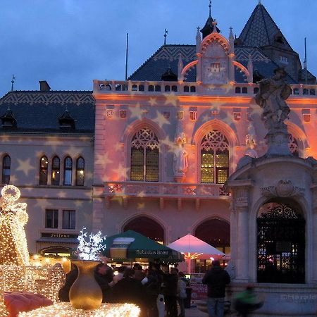 Hotel Zur Sonne Корнойбург Екстериор снимка