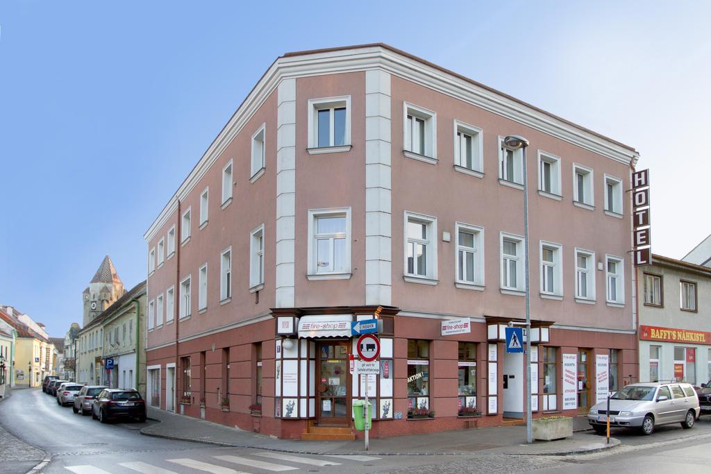 Hotel Zur Sonne Корнойбург Екстериор снимка