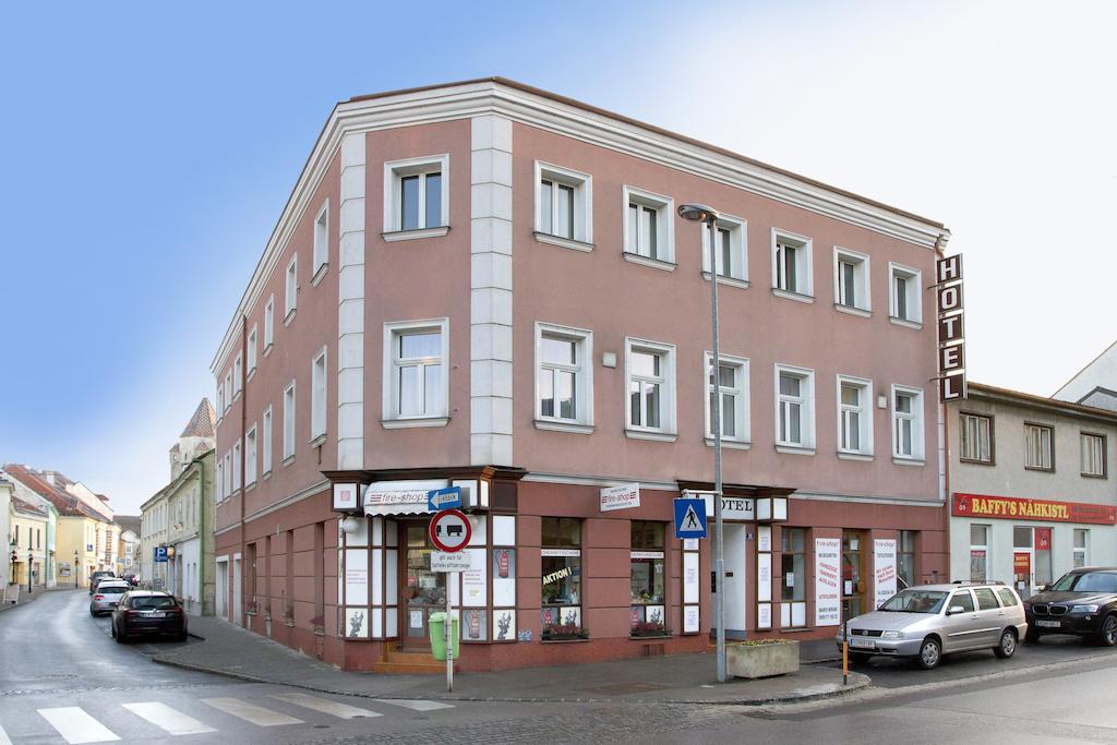 Hotel Zur Sonne Корнойбург Екстериор снимка