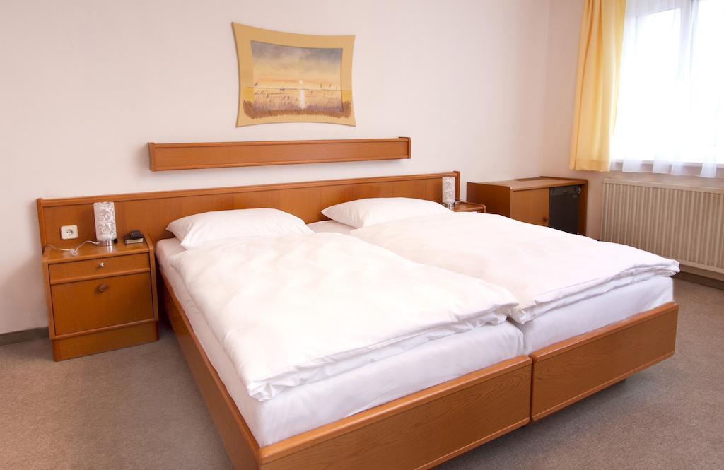 Hotel Zur Sonne Корнойбург Стая снимка