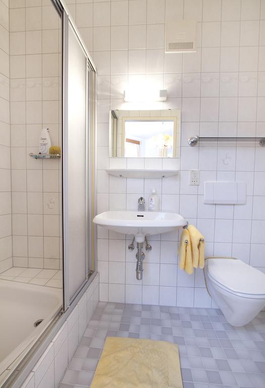 Hotel Zur Sonne Корнойбург Стая снимка